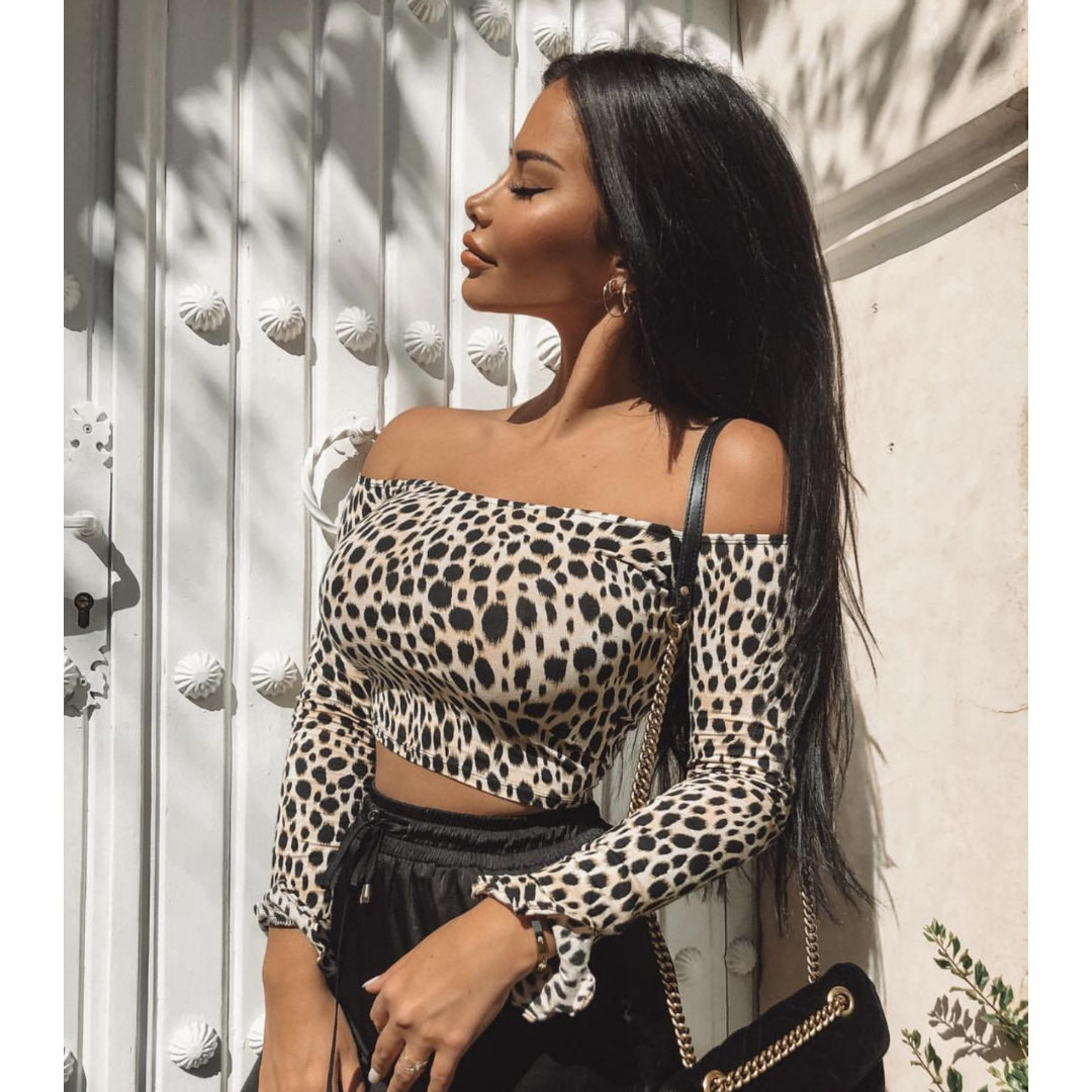 Adele Adelegrisoni Photos And Outfits On 21 Buttons