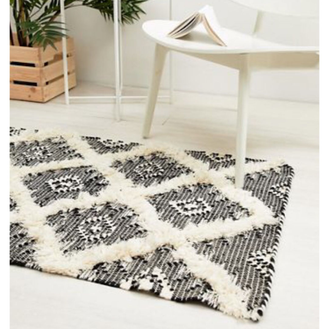 ковры с бахромой в интерьере. льняной ковер. круглый ковер с бахромой. ковер с бахромой. коврик с бахромой.