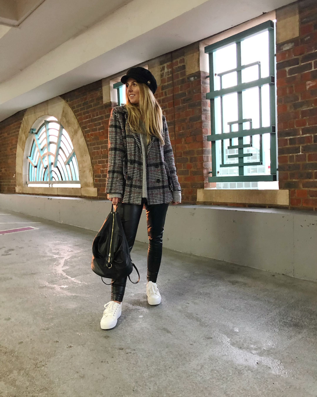 Look of holly_manor_ from 24 January, 2019 21 Buttons