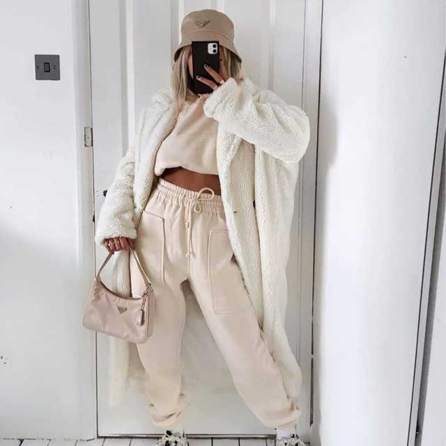Look von @_outfit_inspo_ vom 30 März, 2020 | 21 Buttons