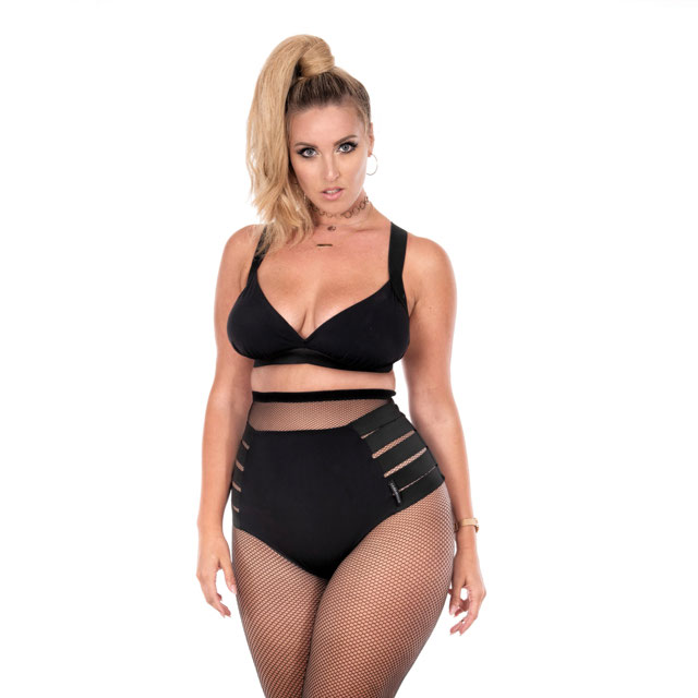 Образ @ lovecurvy__laurabrioschi из/от 28 Июнь, 2018 | 21 Buttons