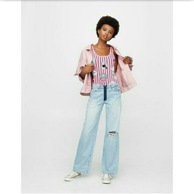 Tenue de @tusmejoresoutfits_ datant du 5 Août 2017 | 21 Buttons