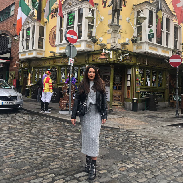Look von @denisewmx vom 5 Dezember, 2018 | 21 Buttons