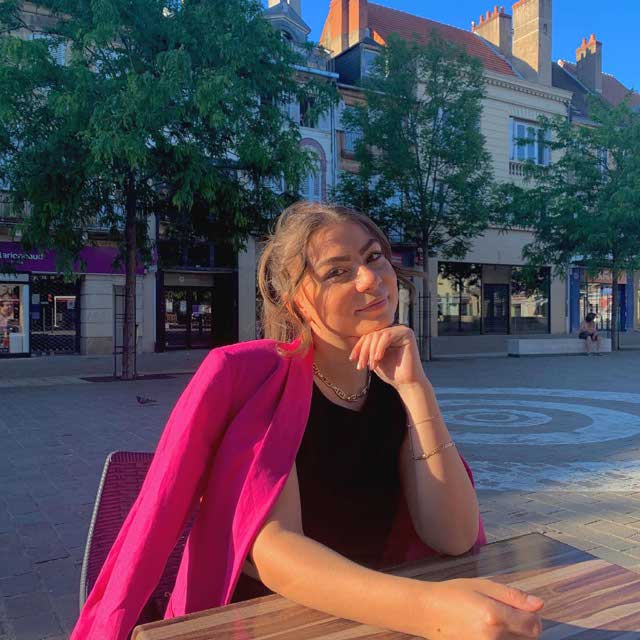 Sarah Roche Instagram SARAH ROCHE (@tahiiti) | Photos and Outfits on 21 Buttons