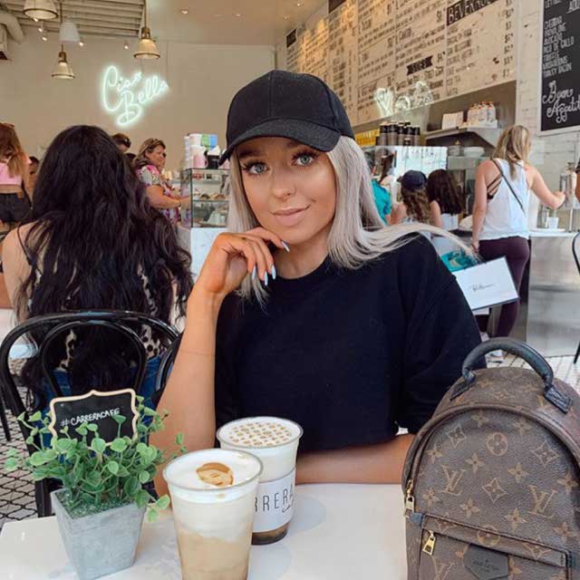 @anastasiakingsnorth kullanıcısının 1 Temmuz 2019 görünümü | 21 Buttons