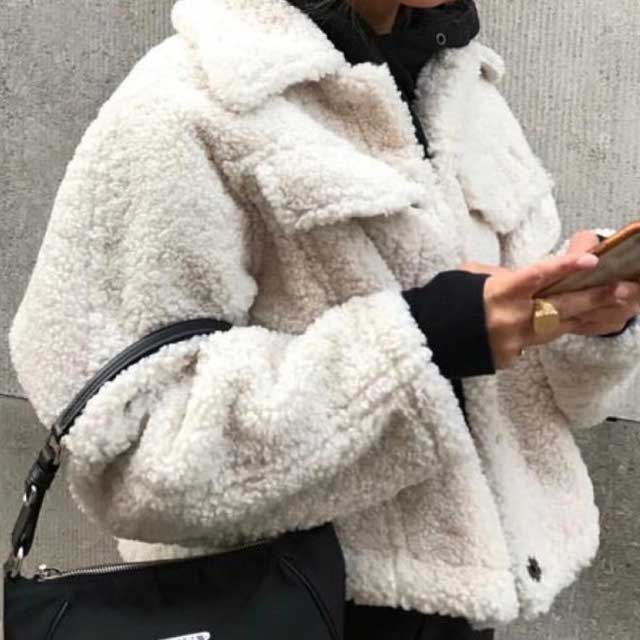 Look of @alicia__22 from 18 October, 2020 | 21 Buttons