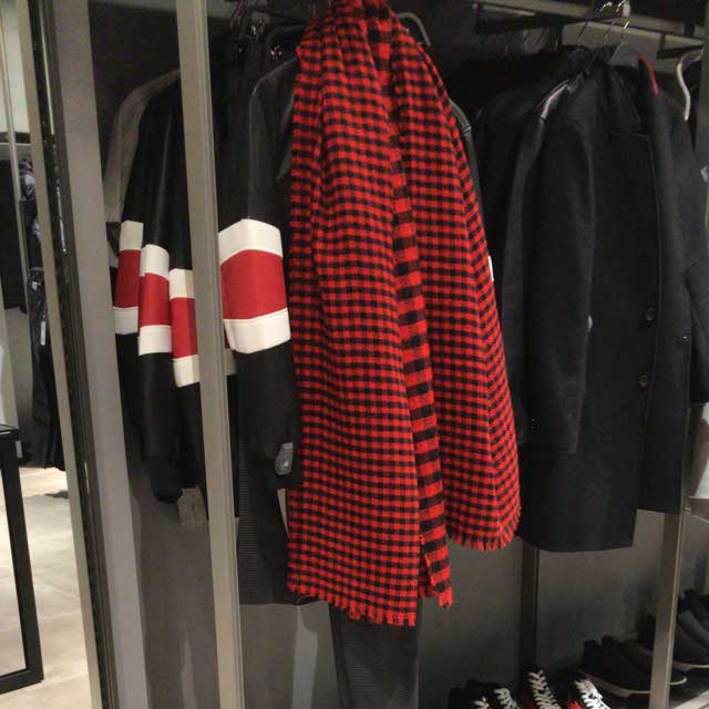Look of @giovanni.rossi from 3 November, 2017 | 21 Buttons