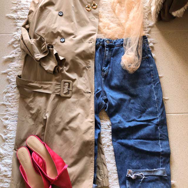 Tenue de @www.daretobeablogger.com datant du 30 Avril 2020 | 21 Buttons