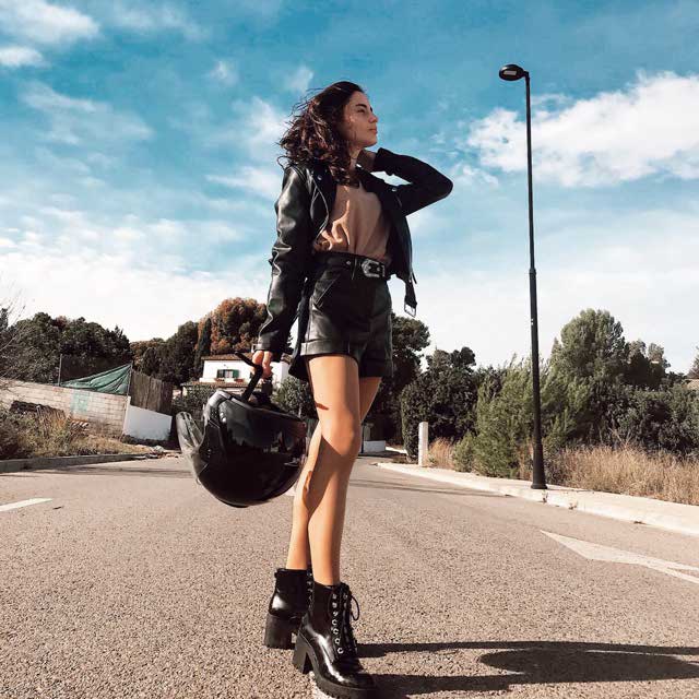 Look of @paulaha14 from 5 January, 2020 | 21 Buttons