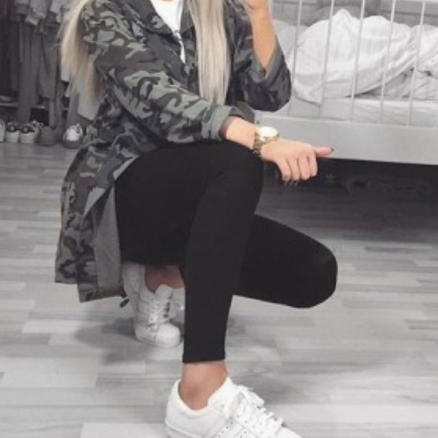 Tenue de @fashion.22 datant du 27 Août 2018 | 21 Buttons