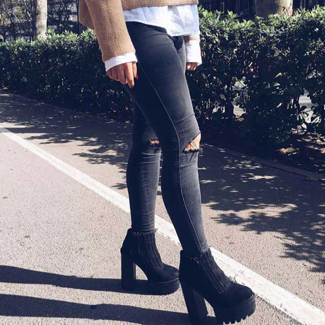 Look of @anaherrerariera from 22 March, 2017 | 21 Buttons