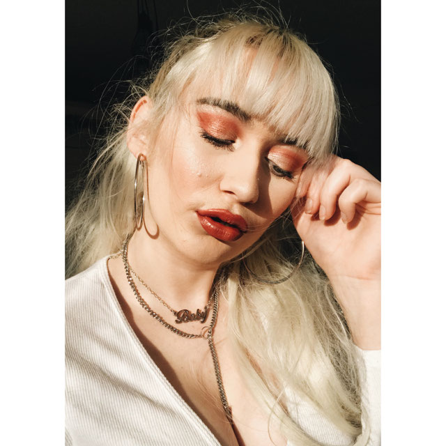 Look of @sapphiresays from 9 February, 2018 | 21 Buttons