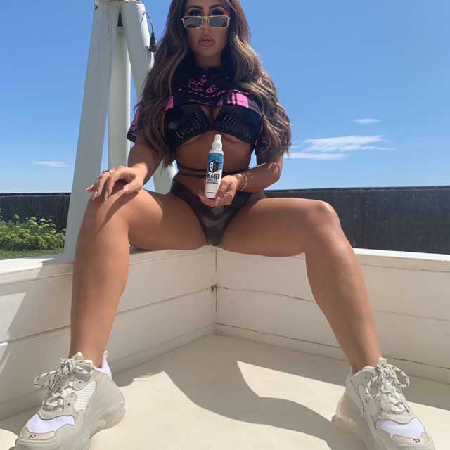 Look von @sophiegshore vom 28 September, 2019 | 21 Buttons