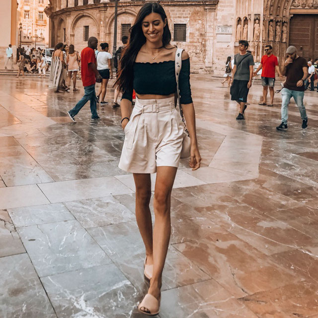 Look von @nora.sz vom 17 Juli, 2018 | 21 Buttons