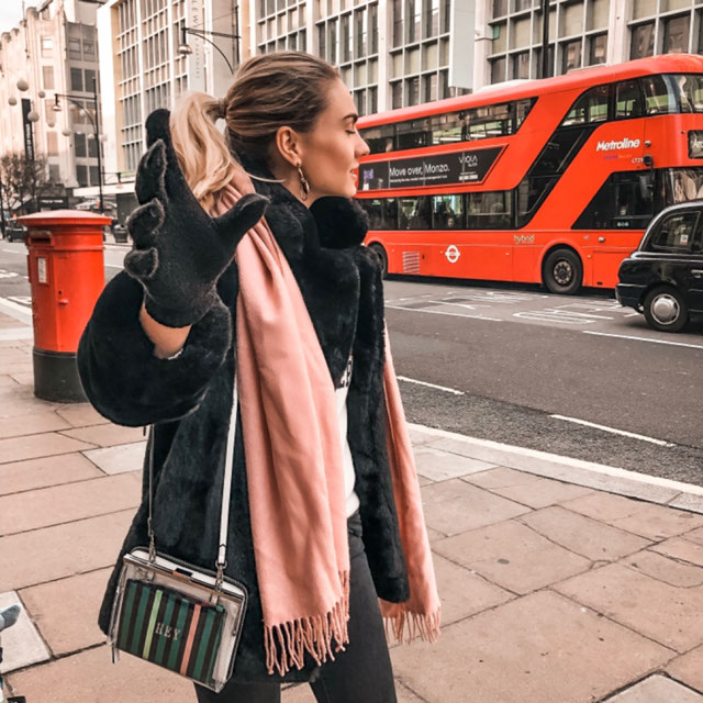 Look von @rominavioletta vom 25 Januar, 2019 | 21 Buttons