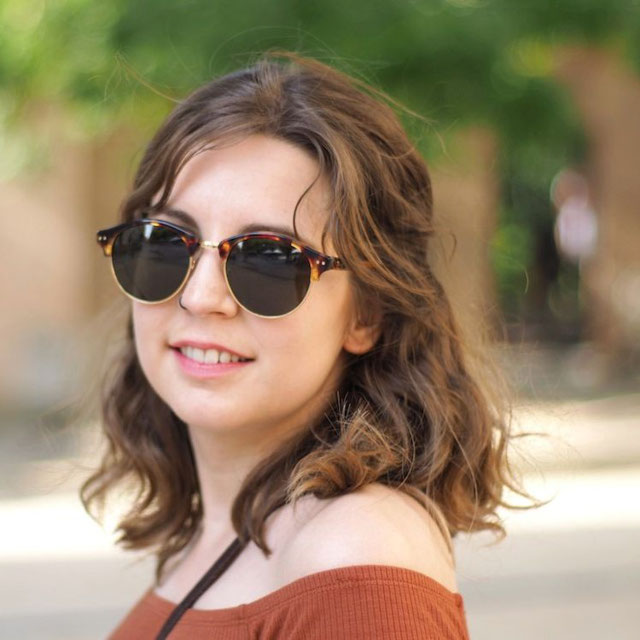 Look von @elbauldeedenia vom 10 August, 2018 | 21 Buttons