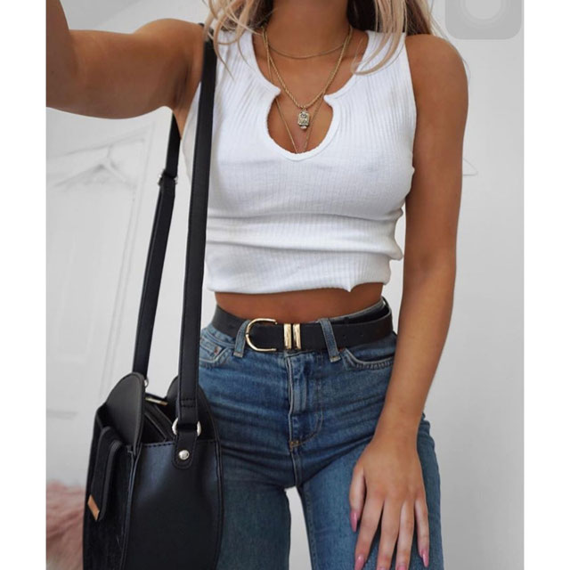 Look von @rosalbandolfiii vom 6 März, 2018 | 21 Buttons