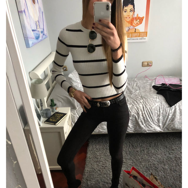Look of @luciapantemprano from 30 December, 2017 | 21 Buttons