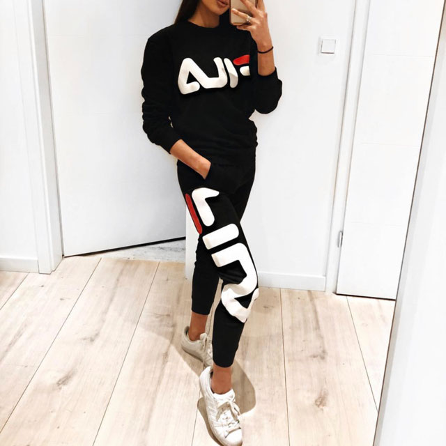Tenue de @outfit_ideas datant du 18 Février 2018 | 21 Buttons