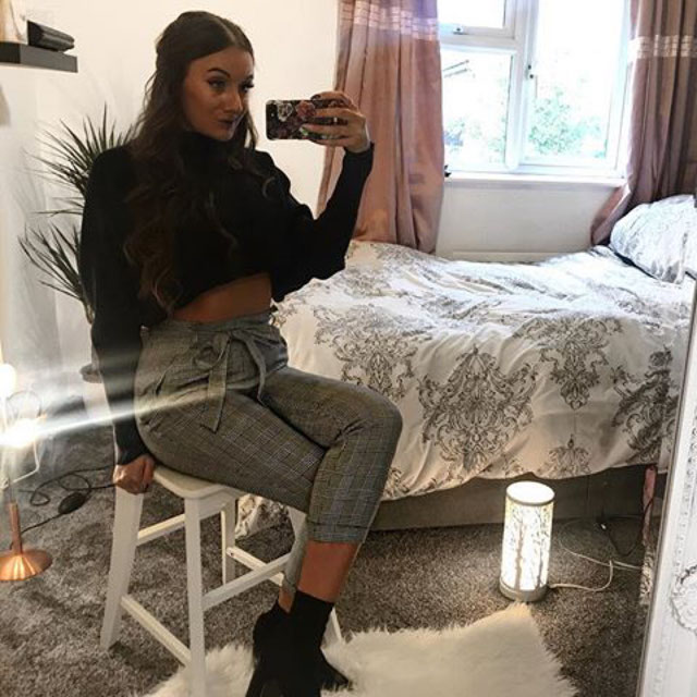 Look von @kelseymeredith vom 30 Oktober, 2017 | 21 Buttons