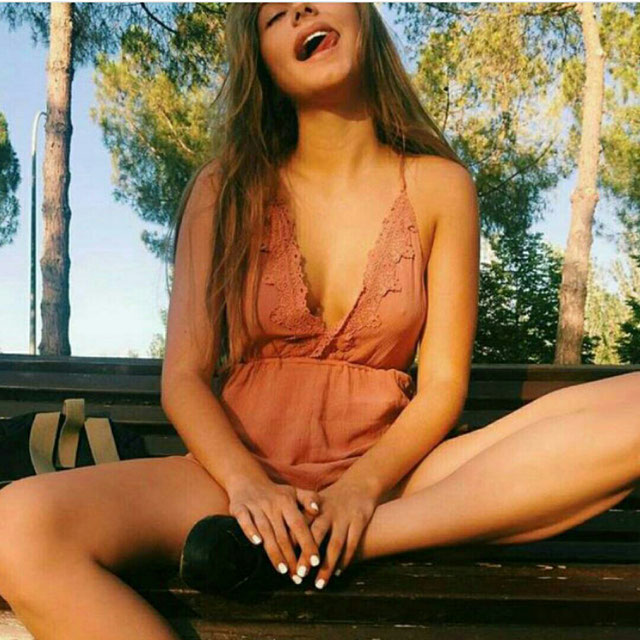 Tenue de @mislooksdefiesta datant du 28 Juin 2017 | 21 Buttons