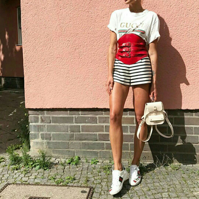 Look von @jey_key_mode vom 19 Juli, 2017 | 21 Buttons