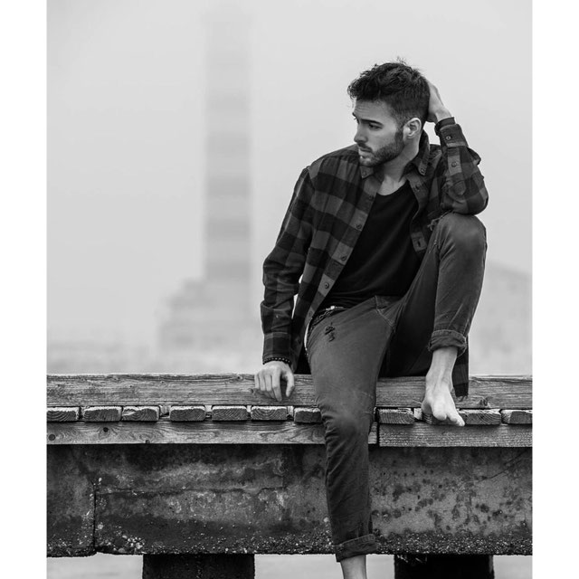 Look von @aram_simonpour vom 27 November, 2017 | 21 Buttons