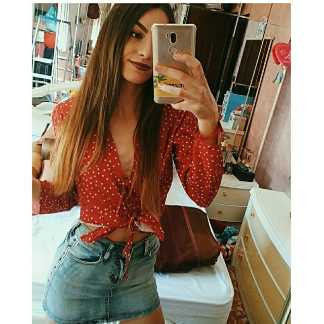 Look of @paulaamade from 7 June, 2018 | 21 Buttons
