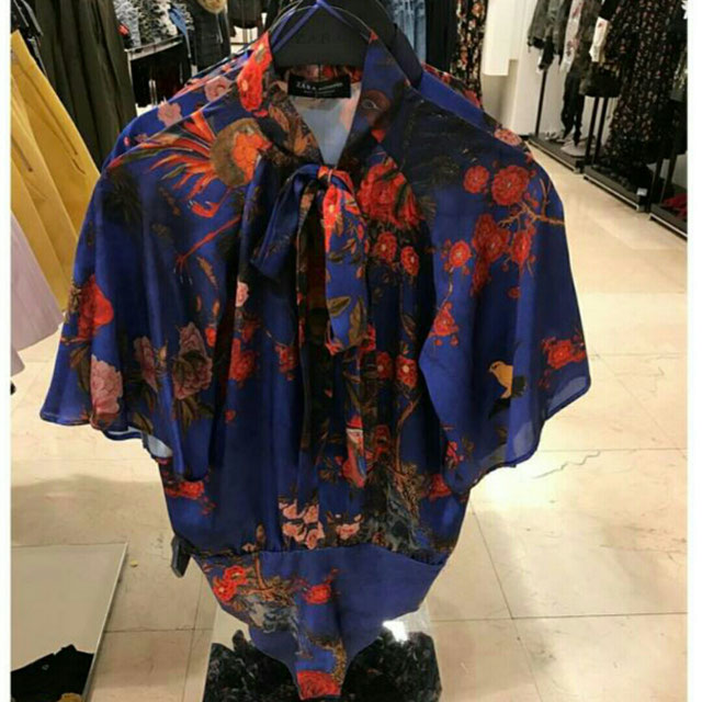 Look von @esmoda vom 18 Februar, 2017 | 21 Buttons