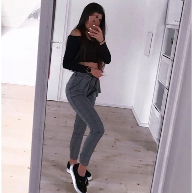 Look of @laurahenders from 5 March, 2018 | 21 Buttons