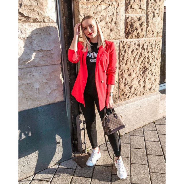 Look von @celina.marie vom 23 Februar, 2018 | 21 Buttons