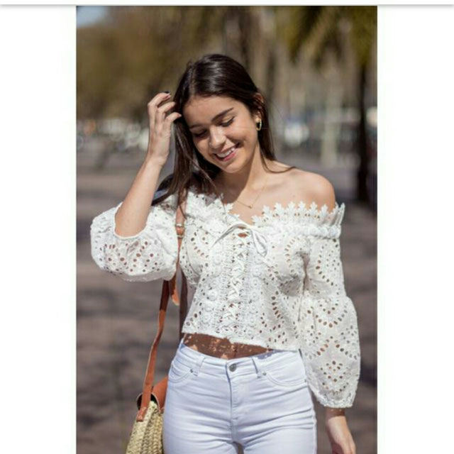 Look of @vickysanchez from 29 March, 2018 | 21 Buttons