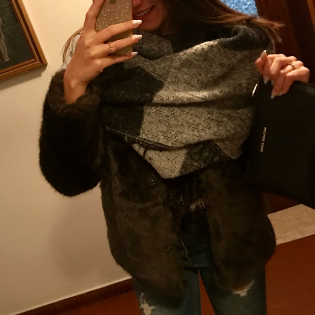 O look de @nicolepeccia de 7 Janeiro, 2017 | 21 Buttons