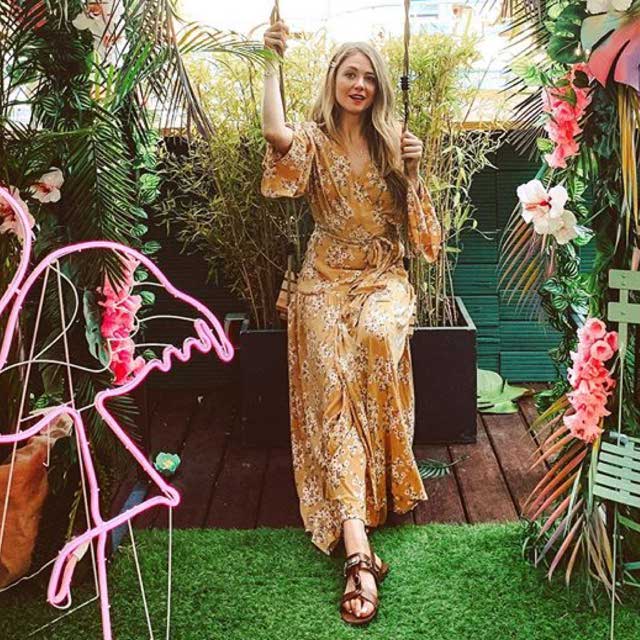 Tenue de @cyriellejoelle_officiel datant du 7 Juillet 2019 | 21 Buttons