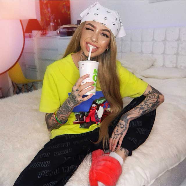 Look of @vvictoriajane from 8 Agosto, 2019 | 21 Buttons