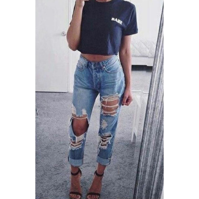 Look von @arianagrandeshop vom 19 August, 2017 | 21 Buttons