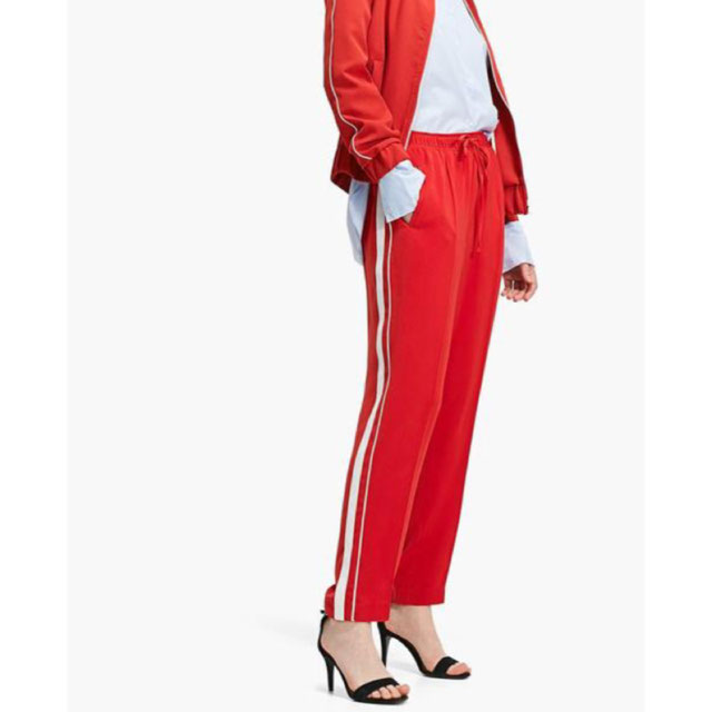 Look von @martinagiannini_ vom 31 März, 2018 | 21 Buttons