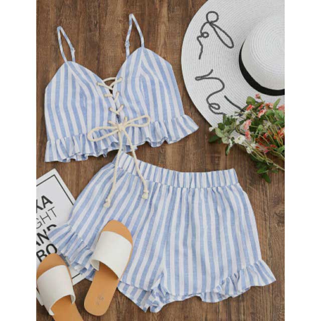 Tenue de @chic.trendy datant du 1 Juin 2017 | 21 Buttons