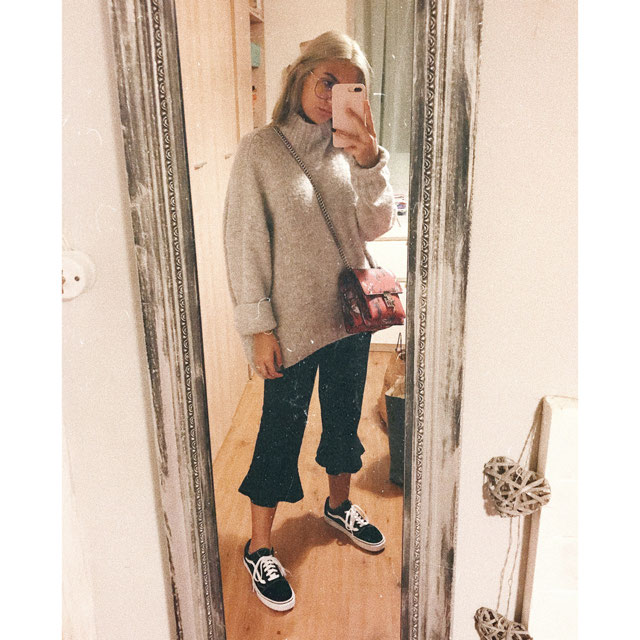 Образ @ paulamorales96 из/от 1 Декабрь, 2017 | 21 Buttons