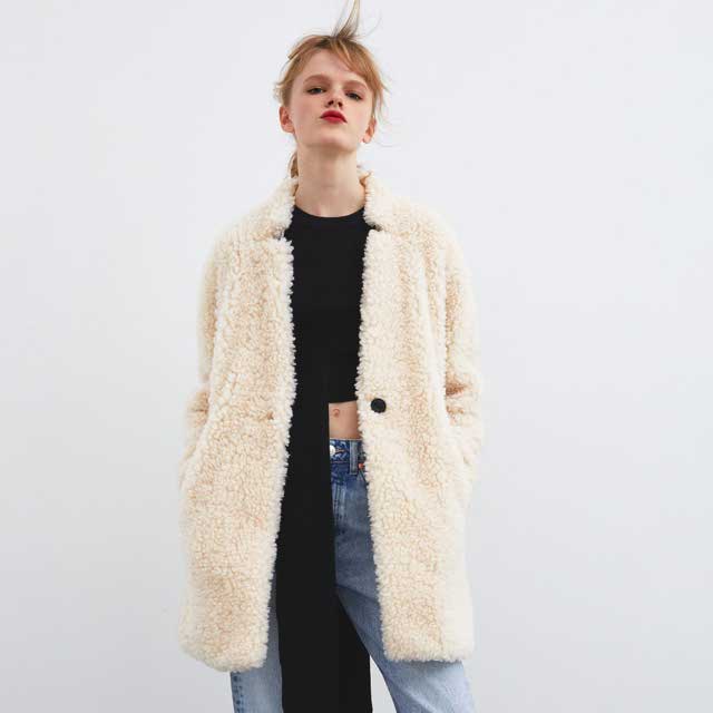 Look von @elenamartin1997 vom 5 Februar, 2019 | 21 Buttons
