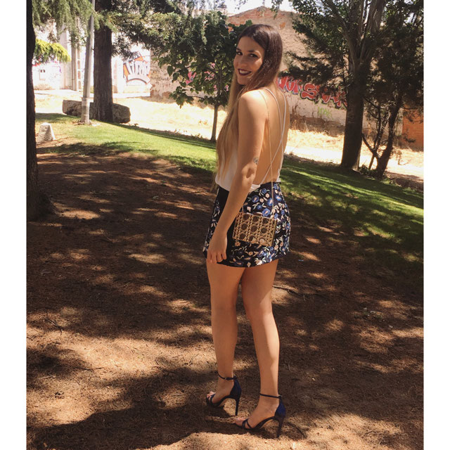 Look of @marian.alamo from 3 June, 2017 | 21 Buttons