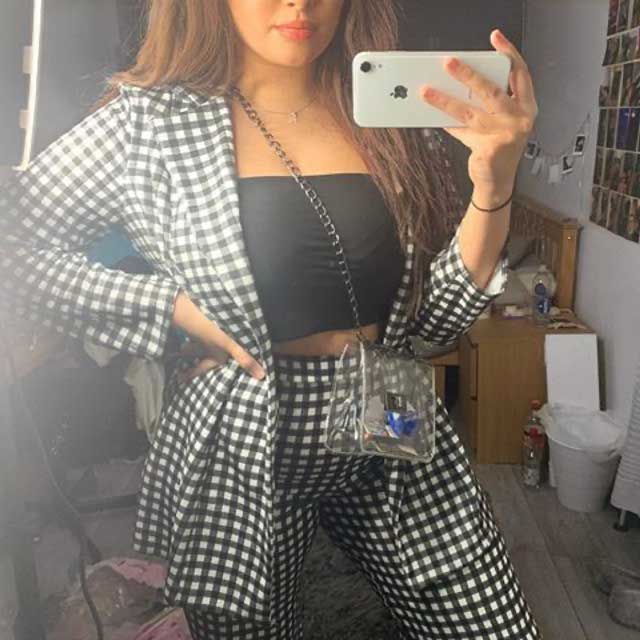 Look of @ebonymcintoshxo from 3 January, 2020 | 21 Buttons