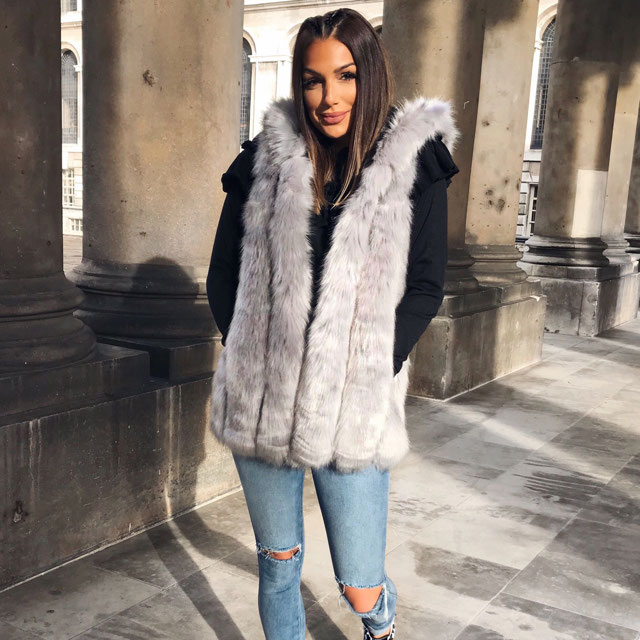Look von @katerina_themis vom 10 November, 2017 | 21 Buttons
