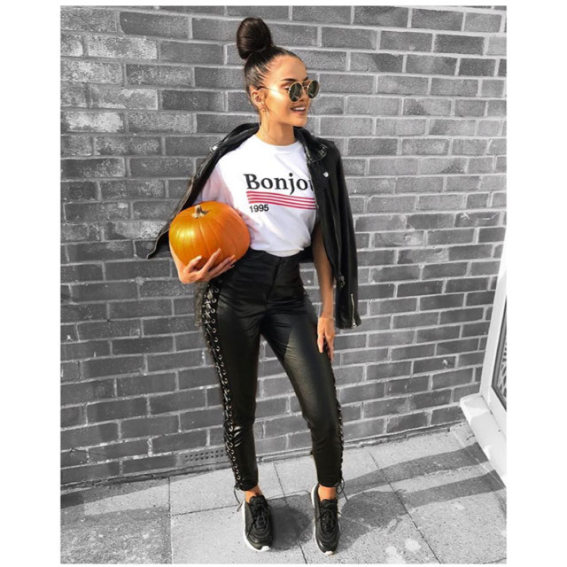 Look von @instagirlsx vom 13 März, 2018 | 21 Buttons