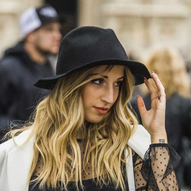 Elena Cobellini (elenacobellini) Photos and Outfits on 21 Buttons