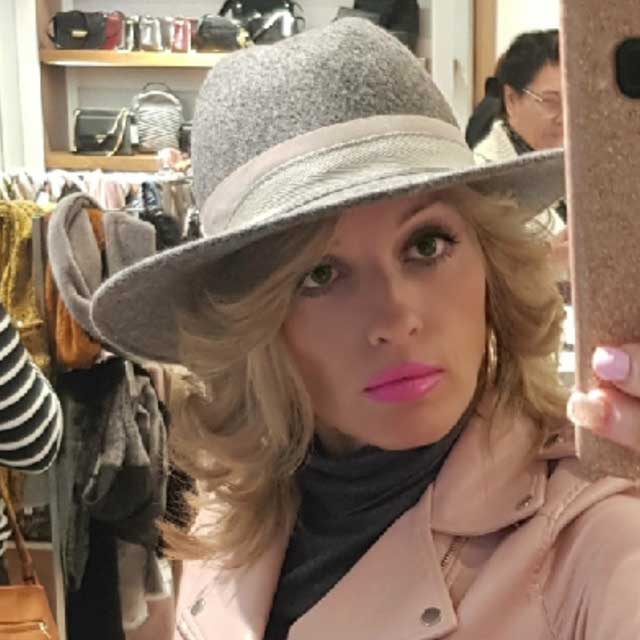 Look of @silviamiamirebollo from 12 December, 2019 | 21 Buttons