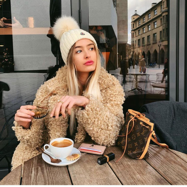 O look de @giovannaliguori_ de 17 Dezembro, 2018 | 21 Buttons