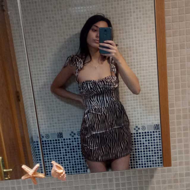 Look of @elenaosorioo from 1 June, 2020 | 21 Buttons