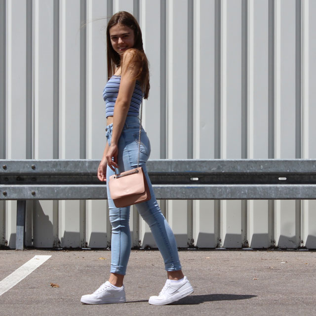 Look of @carolineanna from 27 July, 2018 | 21 Buttons