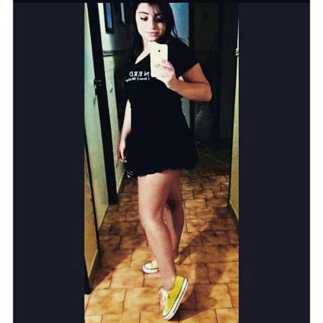 Raffaella Santoro (raffsantoro) 21 Buttons'ta Fotoğraflar ve Kombinler